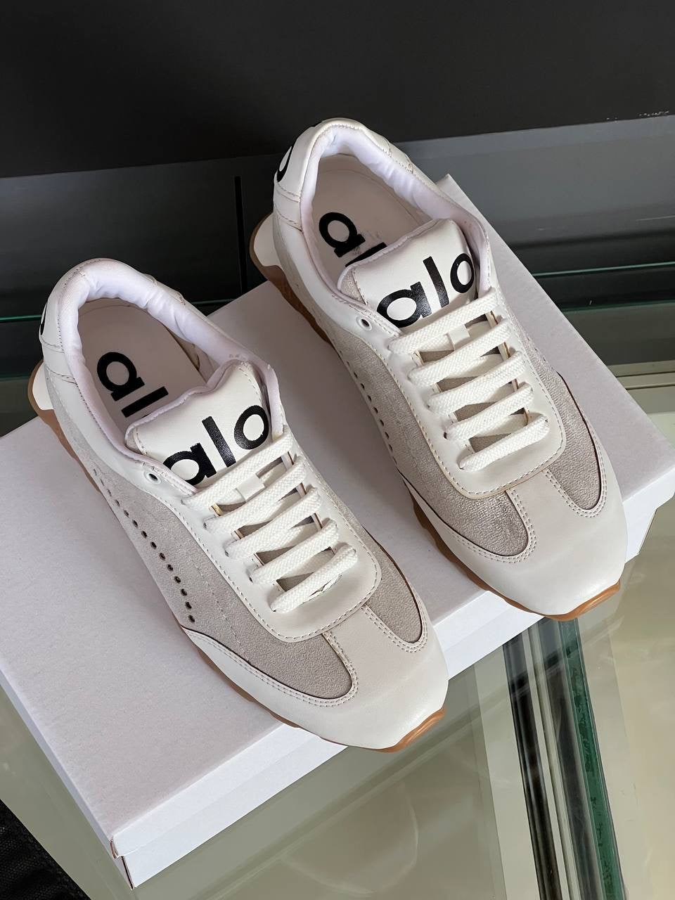 Alo