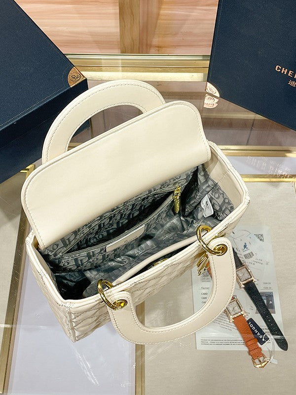 Classic Quilted Princess Diana Bag 2025 New Lambskin Light Luxury Shoulder Handbag Cross-Border Women's Bag Versatile Crossbody Bag